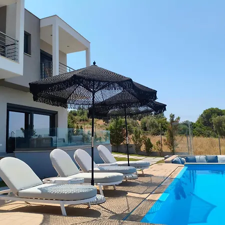 Noemia Luxury Pool نيكيتي