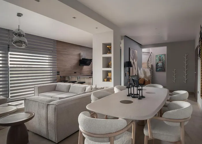 Noemia Luxury Pool